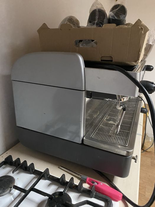 Продам кофемашину laCimbali