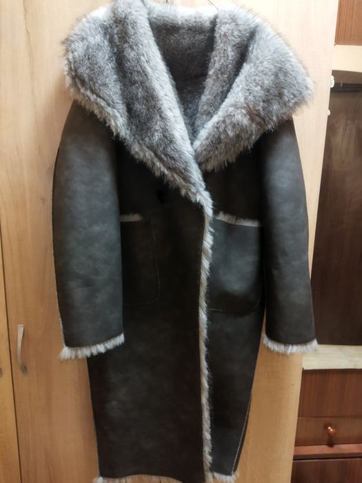 Сиво двулицево палто