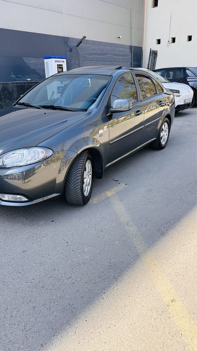 Chevrolet Gentra Elegant Plus avtomat 70000 probeg . Kraska bor .