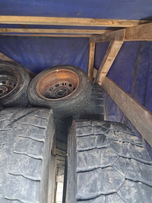 Vand roti complete cauciucuri + janta  camion