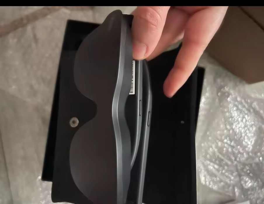 Vând Ochelari inteligenti AR RayNeo Air 4 Pro, suportă HDR1O, 3840Hz