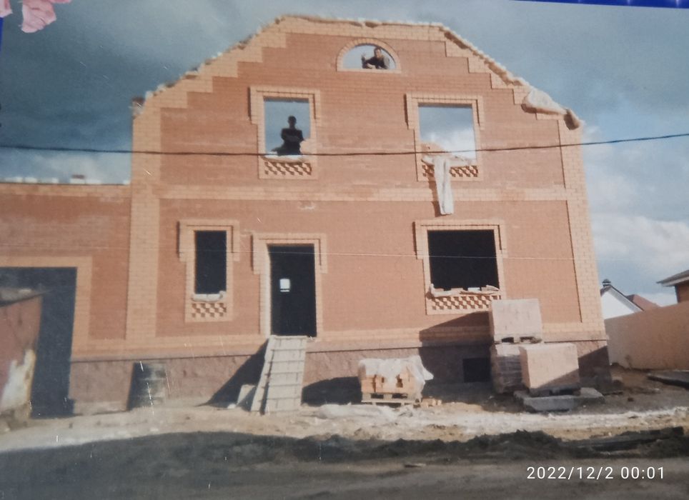 Строителни Бригада ест Кладка кирпича балкона установка Акфа рама