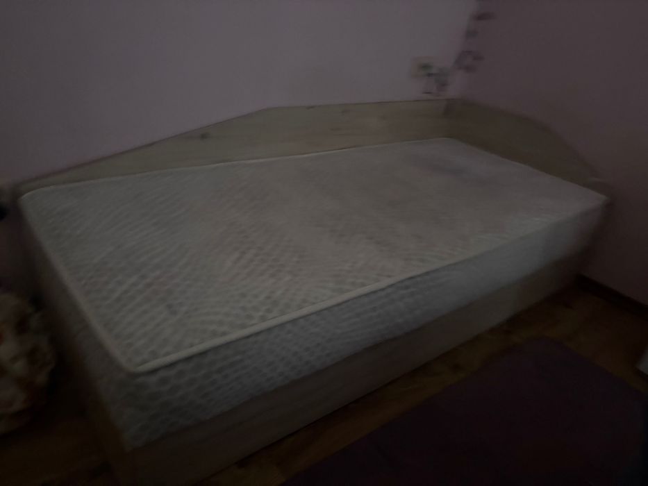 Единично легло с повдигащ механизъм и матрак (90/200 см)