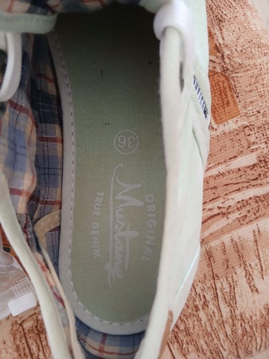 Дамски нови спортни обувки