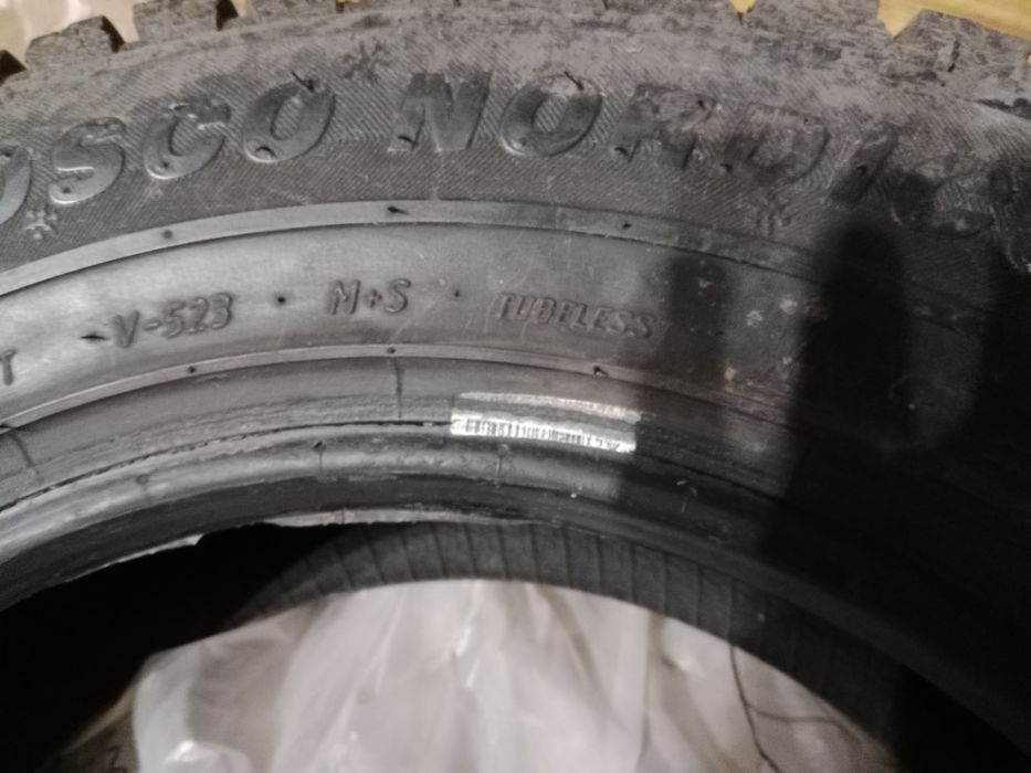 Продам зимний комплект резины