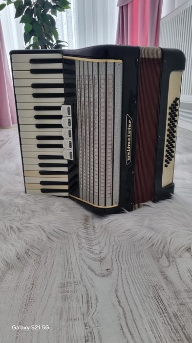 Vând Acordeon welmaister