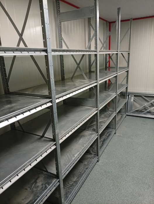 Rafturi metalice pentru depozitare manuala și arhiva