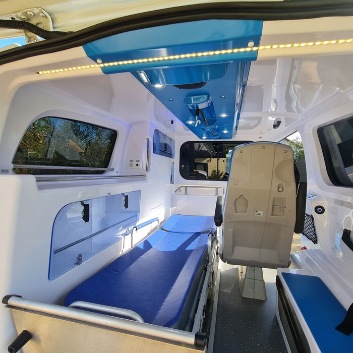 Vând ambulanta Vito