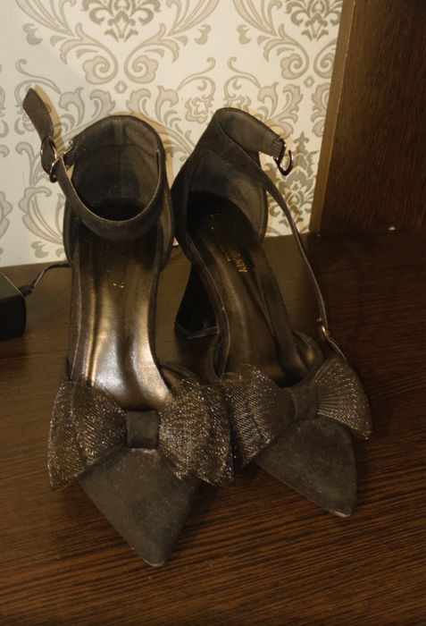 продам туфли с бантиком