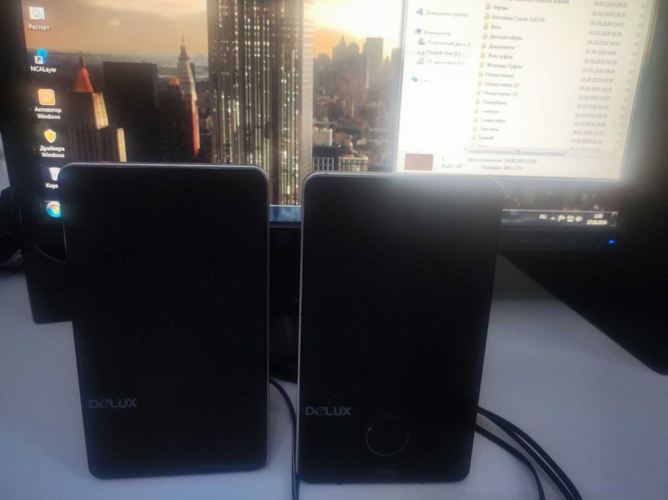 Монитор Philips-19led+колонки delux