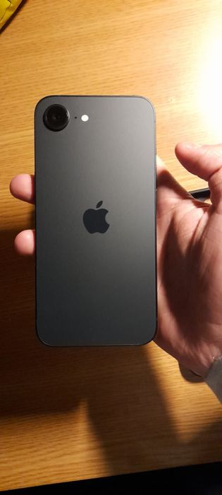 iphone 16e 100% ca nou inca in garantie