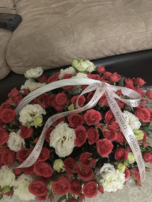 Продам цветы в корзине