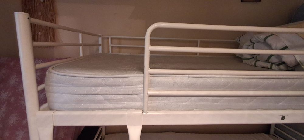 Pat ikea metalic supraetajat cu saltele