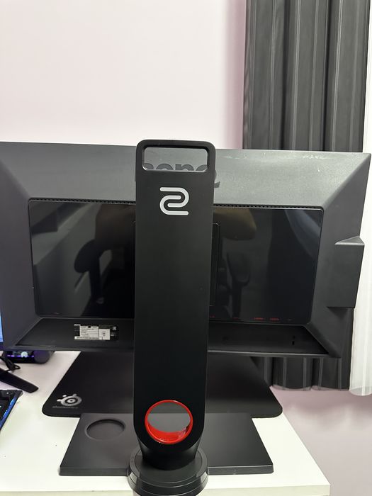 Гейминг монитор BenQ ZOWIE XL2430 144hz 1ms