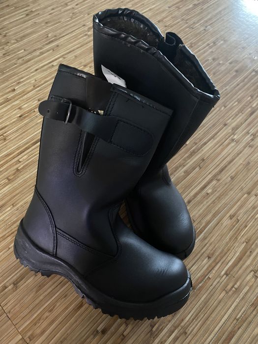 Қысқы етік сатылады