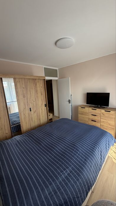 Inchiriez apartament 3 camere
