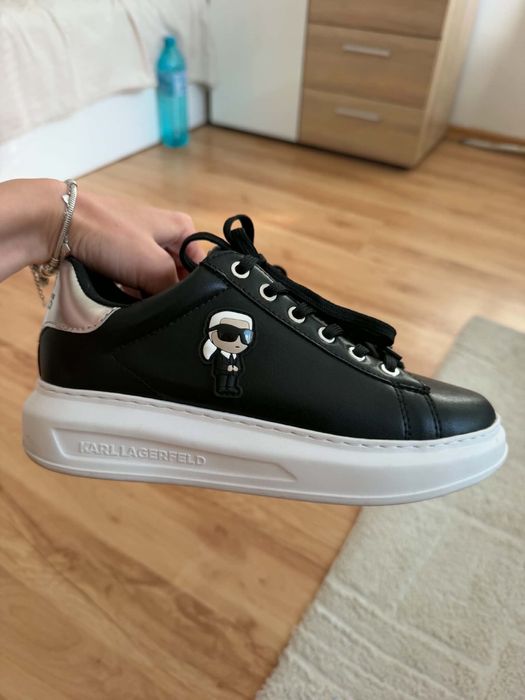 Обувки Karl Lagerfeld