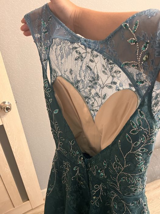 Продам вечерние платья