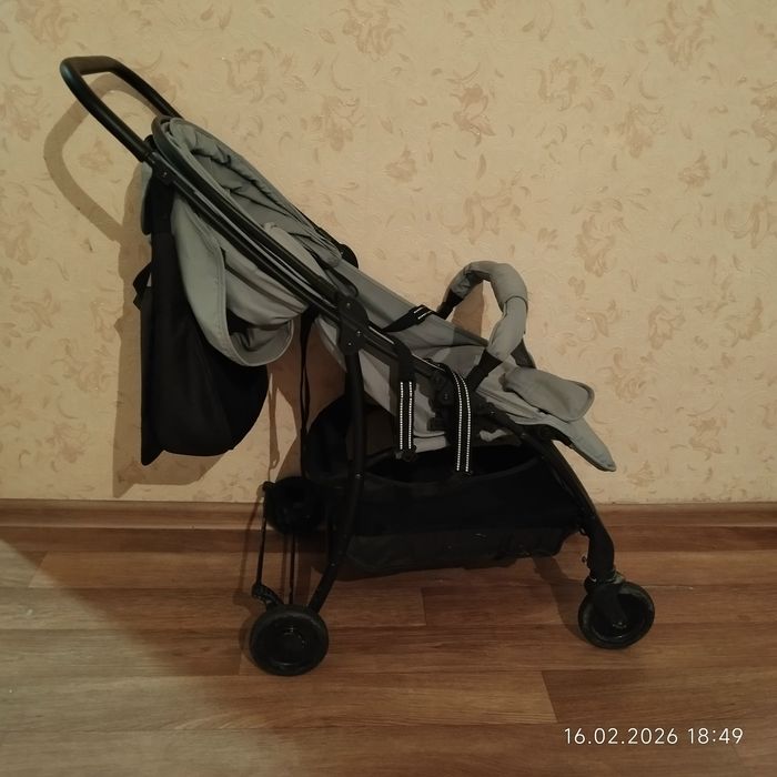 Продам прогулочную коляску