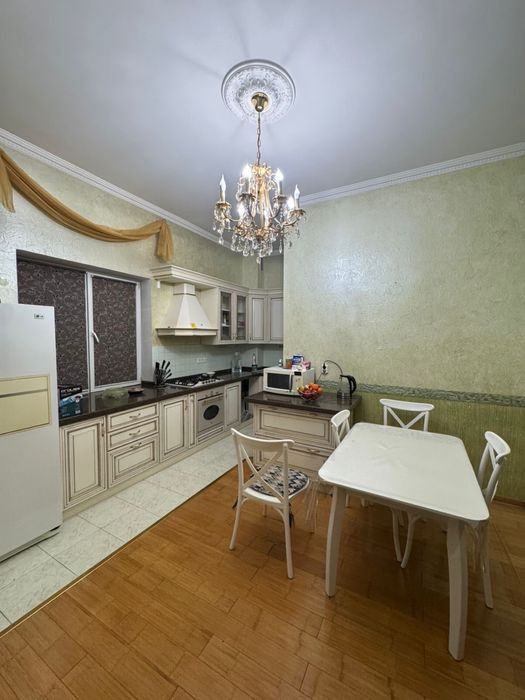 Люстра 8 рожковая