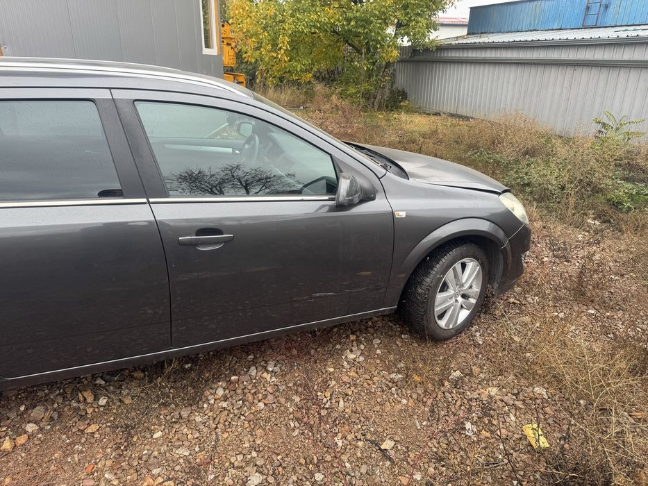 Опел Астра Н на части