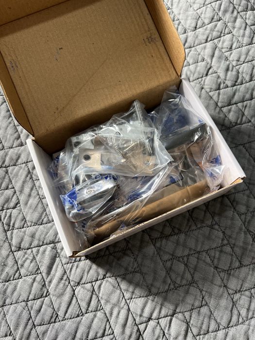 Продаю дверные ручки