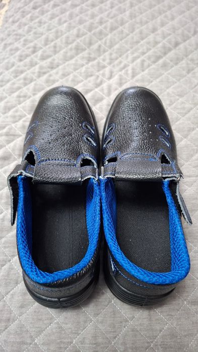 Сапоги с защитой носка