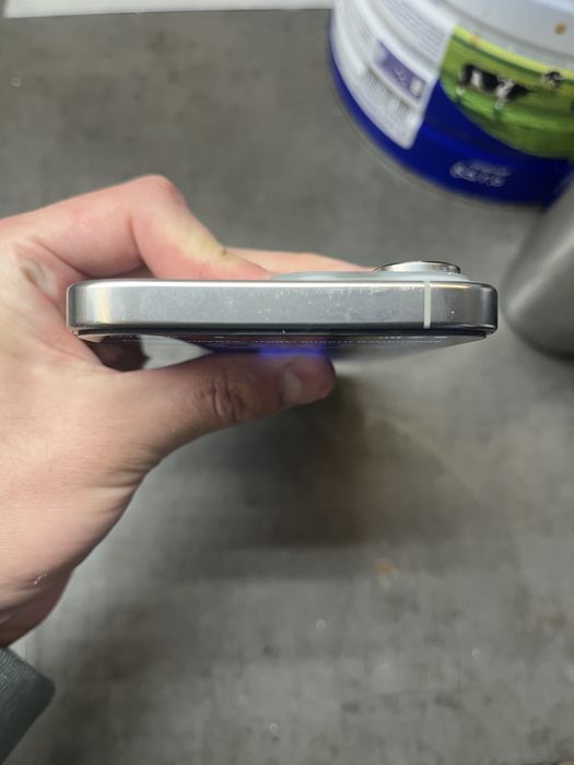 Продам IPhone 16 pro max 256gb