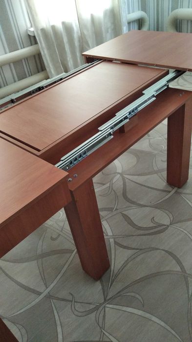 Продам раздвижной стол