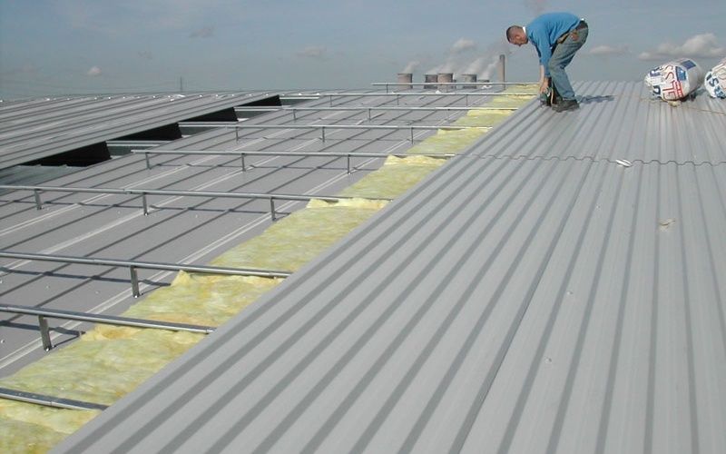 Монтаж металлической кровли. Профнастил дан том ёпамиз. Profnastil.