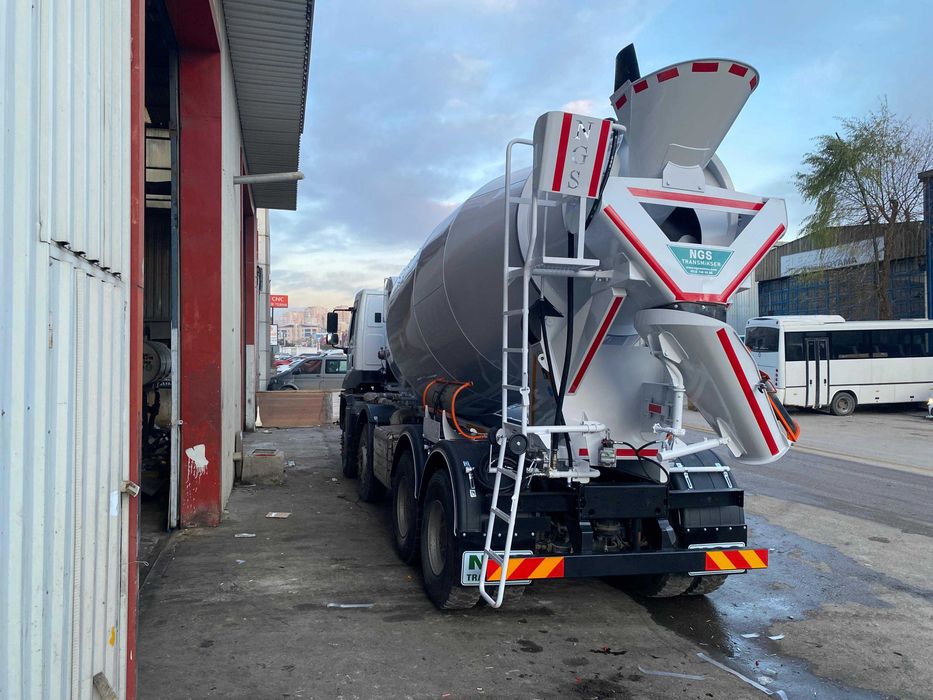 Автобетоносмеситель объёмом 12 м³ (марка Форд)