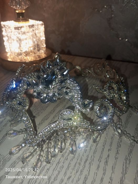 Deadema sotiladi Holati yangi.Kelinlik doʻppisiyam sotiladi 70 ming