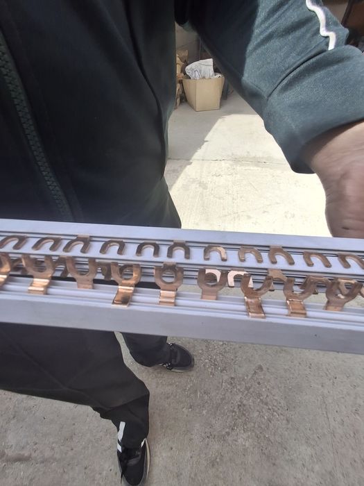 Медни трифазни гребени шини