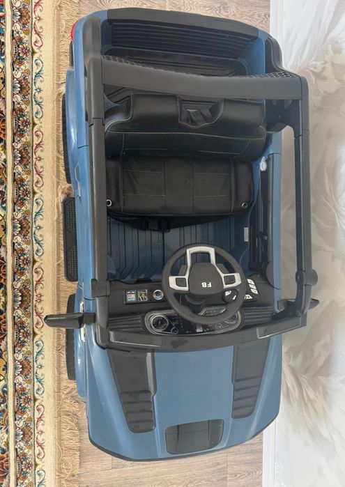 Машина и велосипед