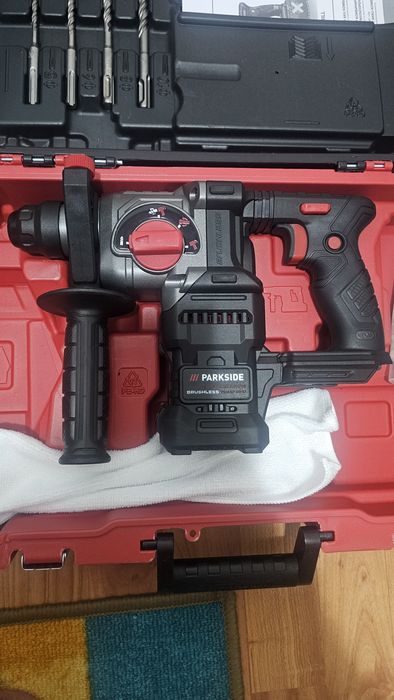 Ciocan rotopercutor Parkside, 1.9 jouli. Nou, doar probat. Cutie si accesorii, bon achizitie si garantie. Lasati mesaj pe Olx.