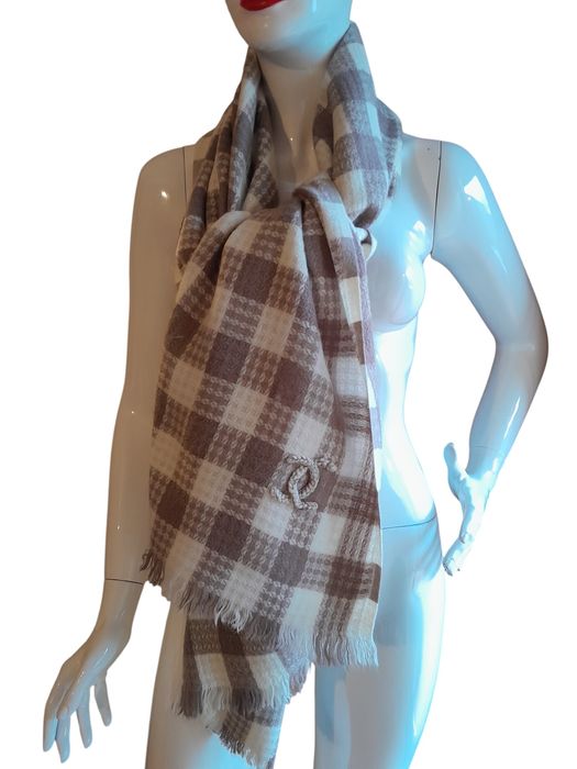 Chanel зимни шалове