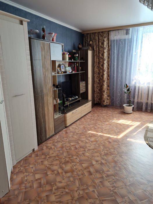 Продам 2-х ком. В 10 мкр. 28 дом