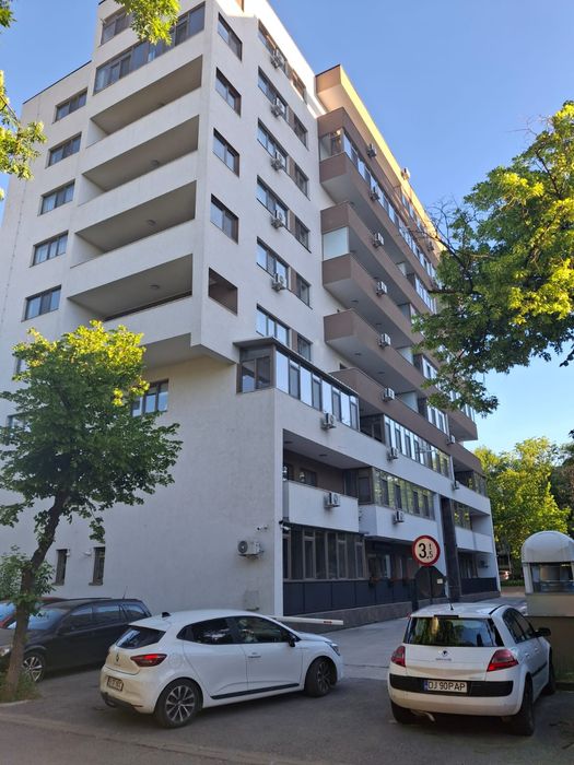Proprietar, închiriez ap 2 camere, Win Rezistent, Brazdă