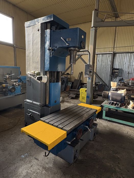 Продается станок расточной 2733П