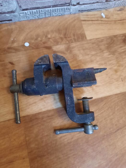 Продаю советский инструмент.