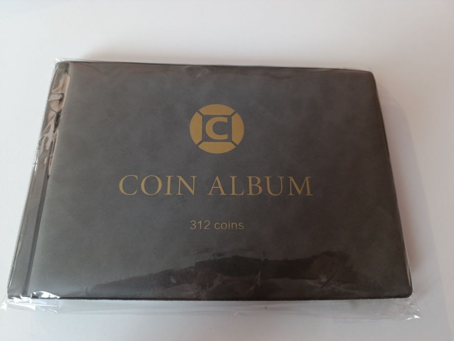 Албум /класьор за монети.