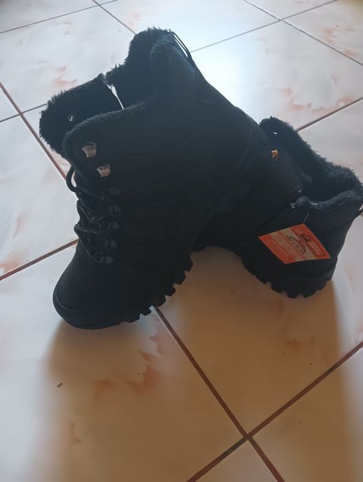 Ghete de iarnă, mărimea 41. Noi, cu etichetă.