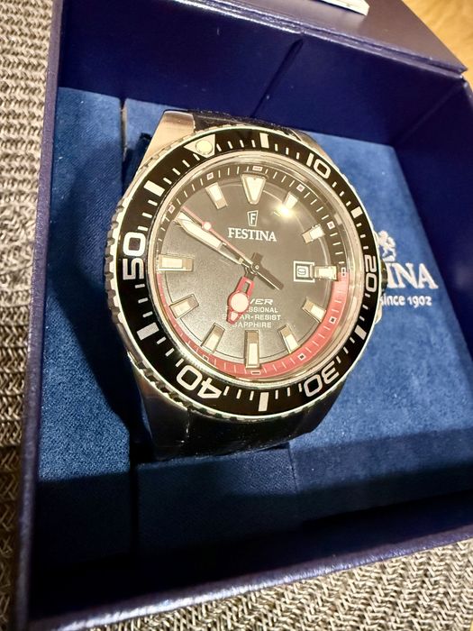 Часовник Festina