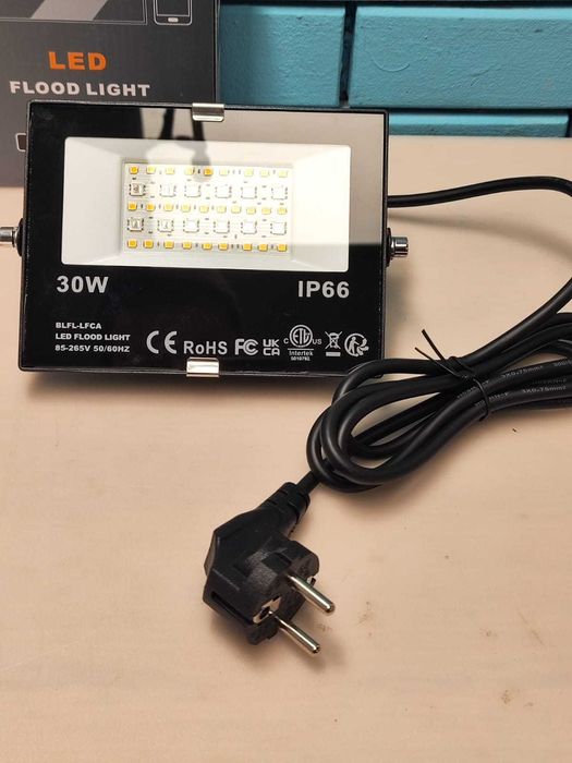 DUSKTEC 30W RGB LED Прожектор с Bluetooth управление, IP66