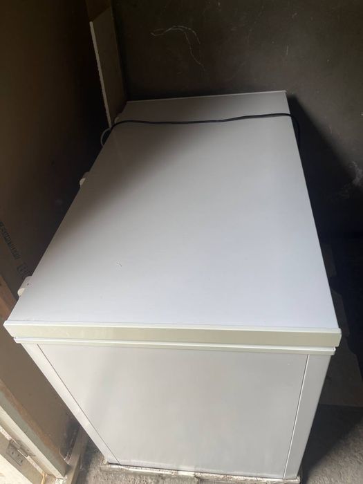 Морозилка ( PREMIER 290литр ) В использовании 1год,состояние нового.