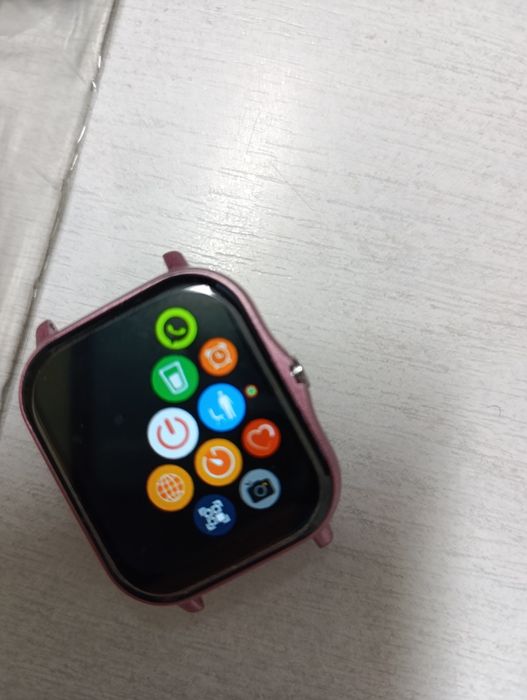 Vând Smart watch nou, perfect pentru cadou de Crăciun
