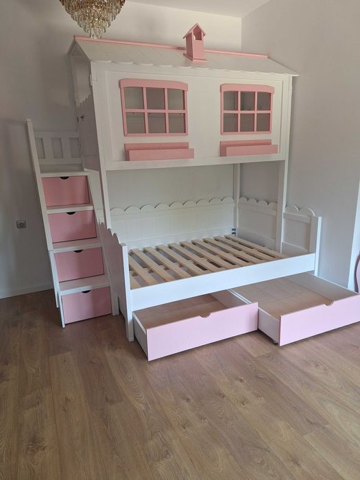 TRANSPORT GRATUIT.Pat tip casuta din lemn masiv. Cod 2813