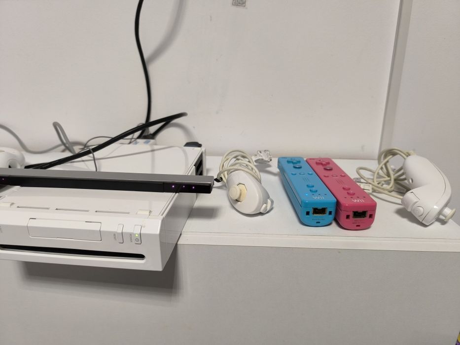 Consola Nintendo Wii cu 600 jocuri