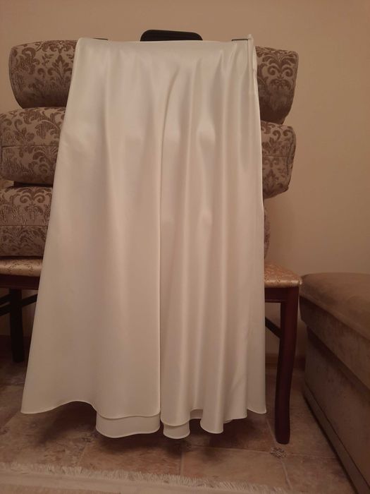 Продам вечерные наряды