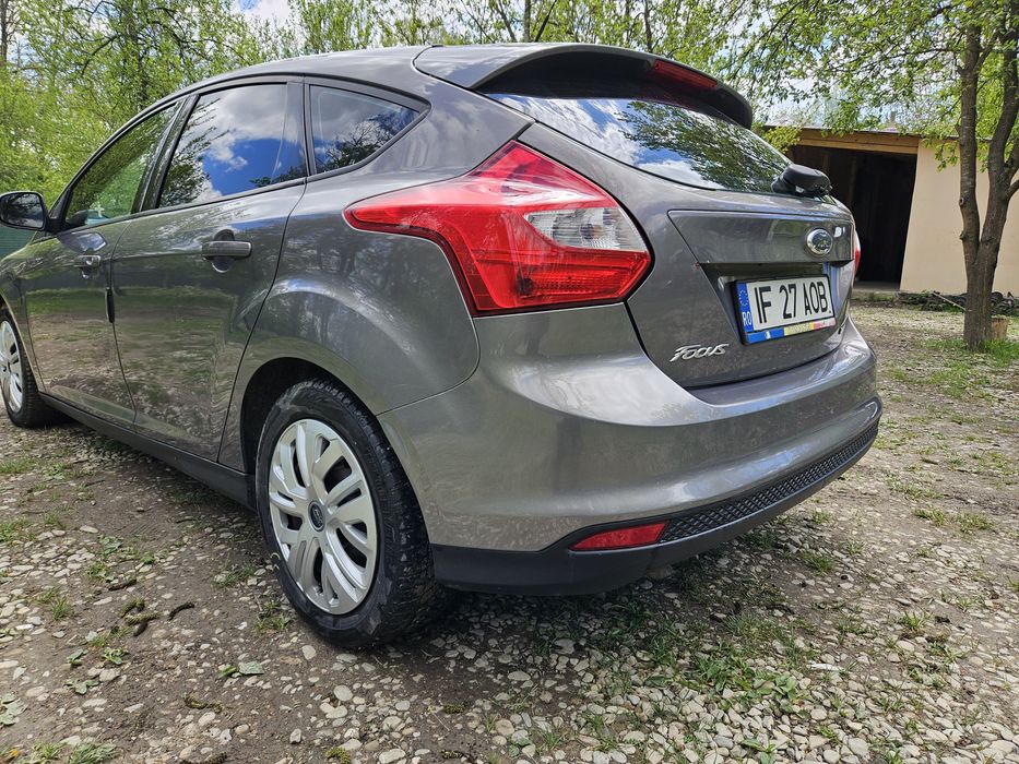 Haion cu Luneta Ford Focus Mk3